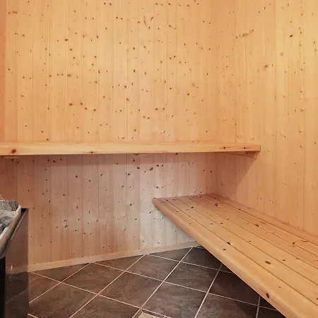 Three-bedroom Holiday In Vaeggerlose 41