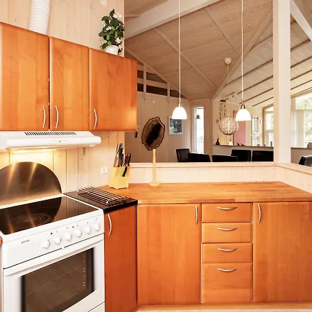 Three-bedroom Holiday In Vaeggerlose 41 * Bøtø By